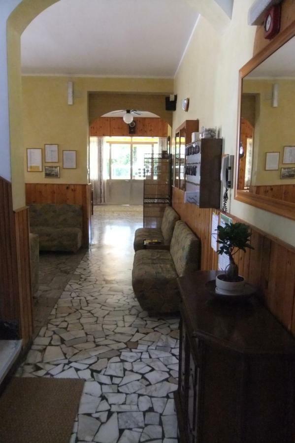 Albergo Villalma Римини Экстерьер фото