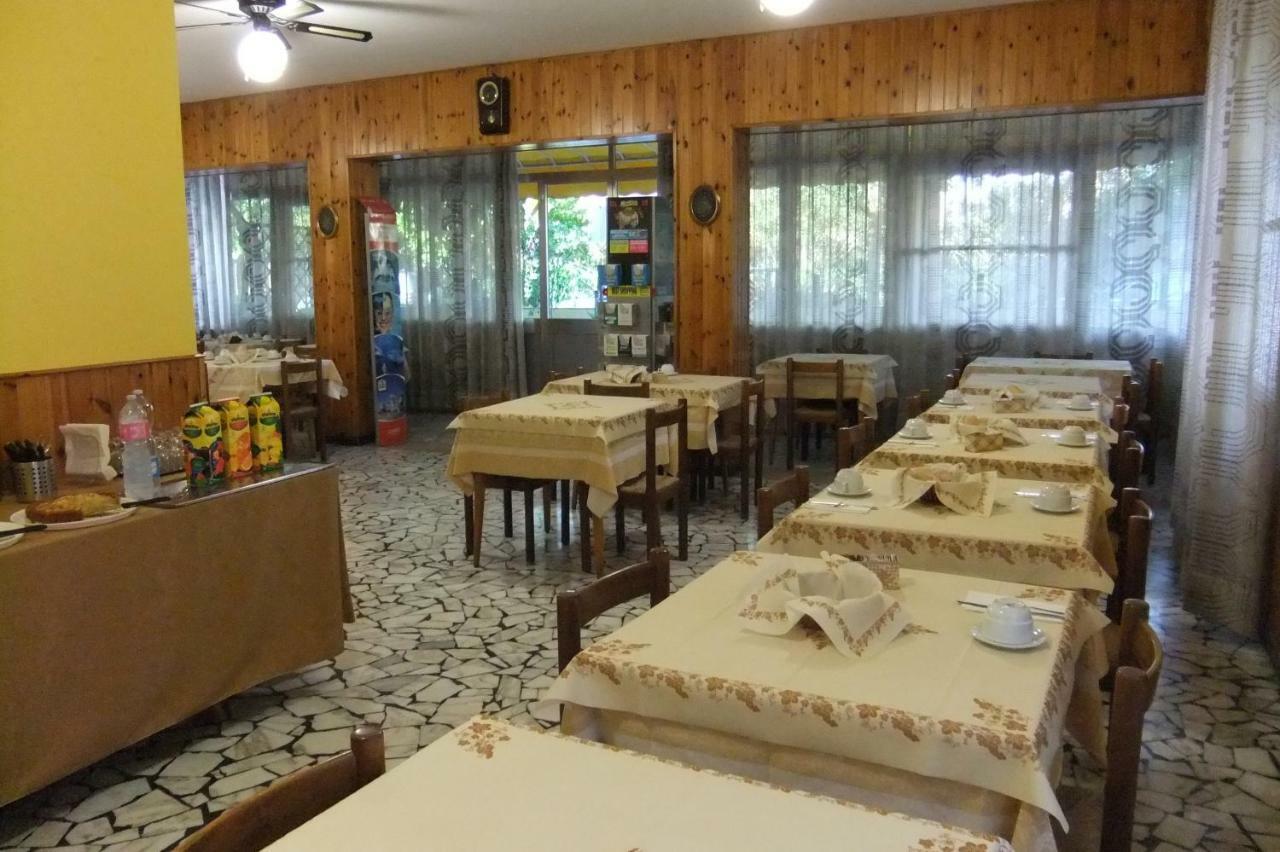 Albergo Villalma Римини Экстерьер фото