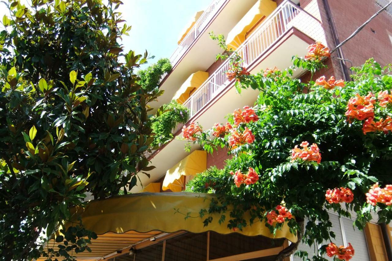 Albergo Villalma Римини Экстерьер фото