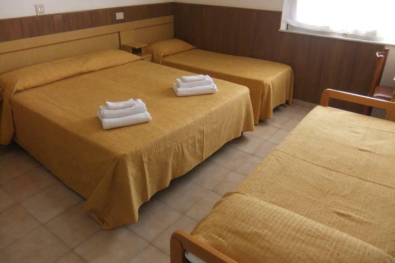 Albergo Villalma Римини Экстерьер фото