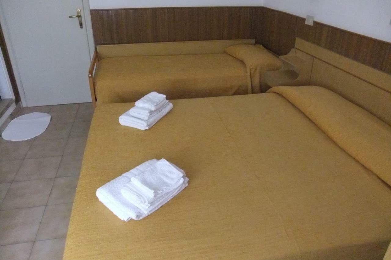 Albergo Villalma Римини Экстерьер фото